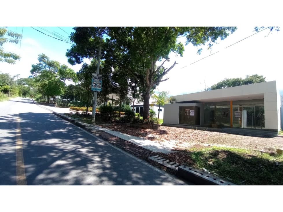 SE ARRIENDA LOCAL EN GUAYACANES 2 - SAN JERONIMO - 1