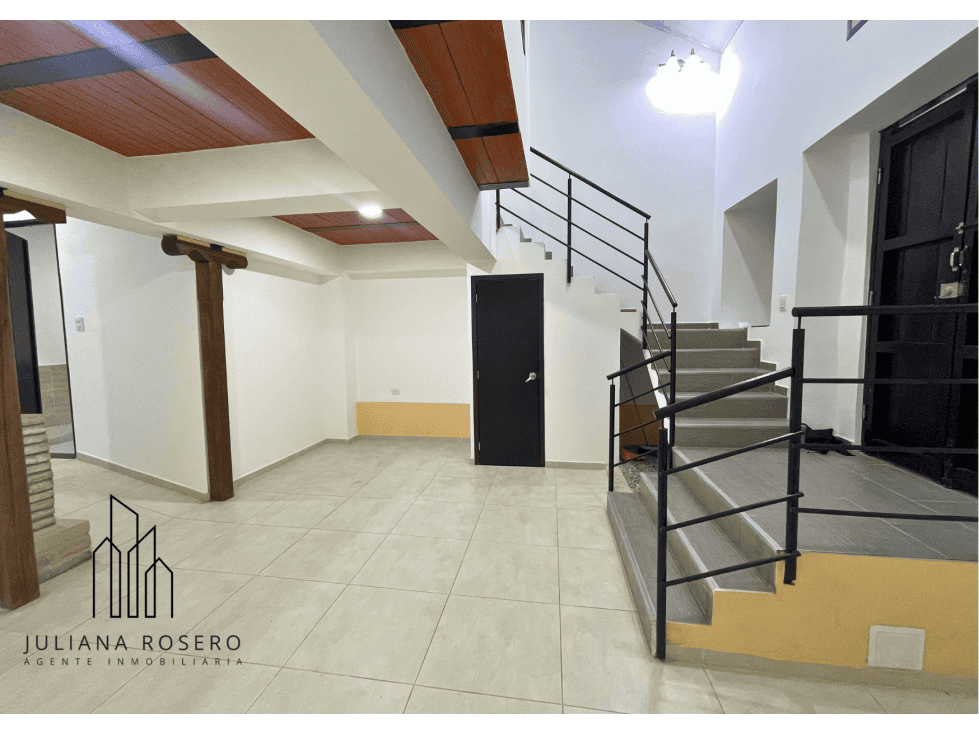 VENDO CASA REMODELADA EN CENTRO HISTORICO - 1