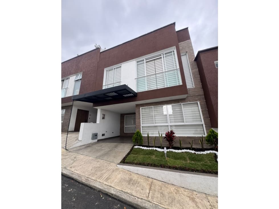 VENDO CASA REMODELADA EN CONJUNTO CERRADO EN SANTA CLARA - 1