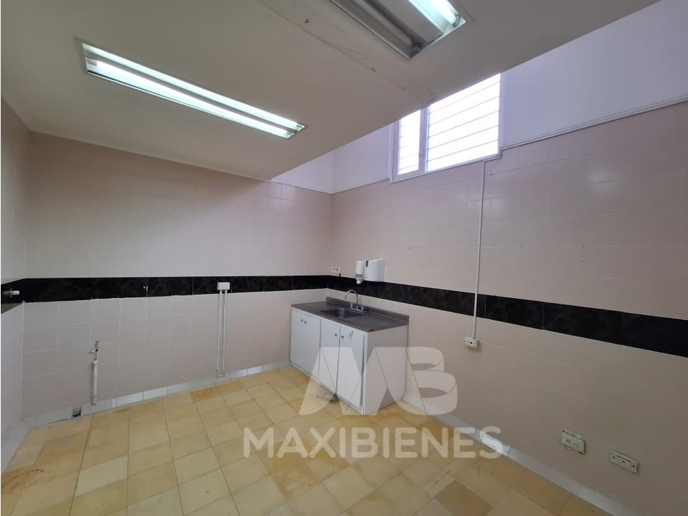 LOCAL PARA ARRIENDO UBICADO EN BARBOSA - 1