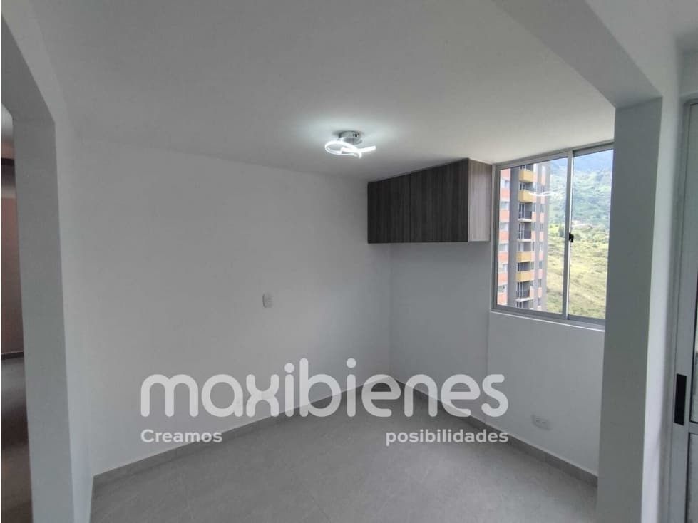 SE ARRIENDA APARTAMENTO EN SERRAMONTE BELLO. - 1