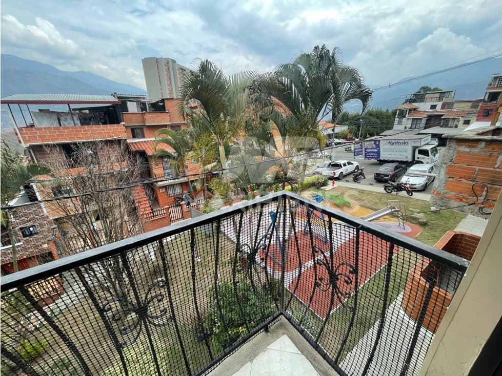 CASA PARA ARRIENDO UBICADO EN BELLO - 1