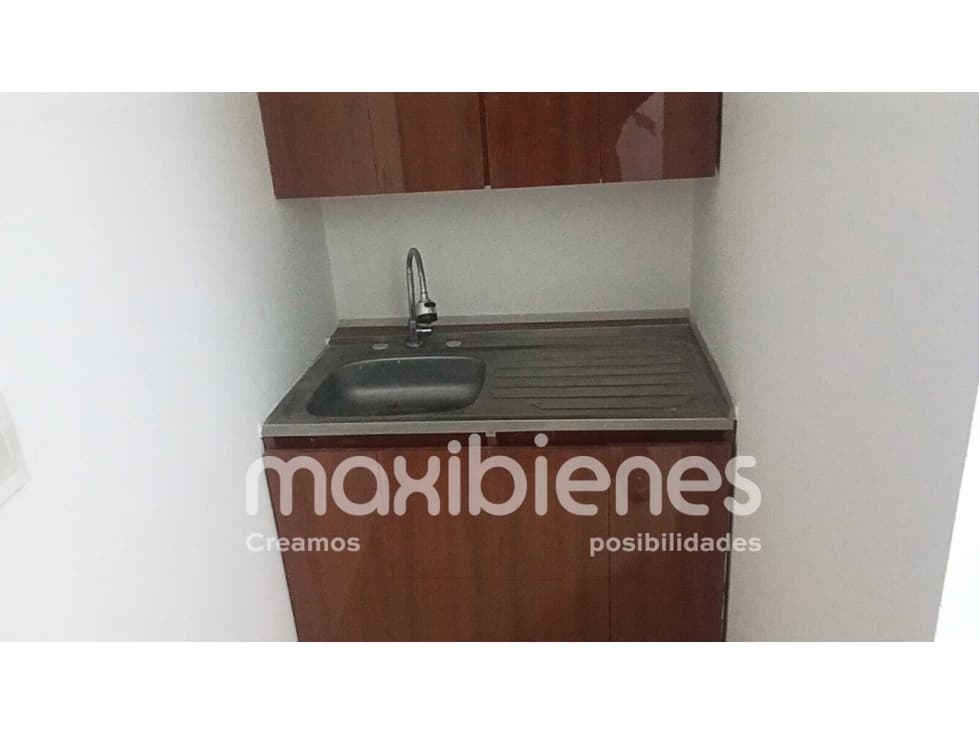 SE ARRIENDA LOCAL EN COPACABANA BELLO. - 1