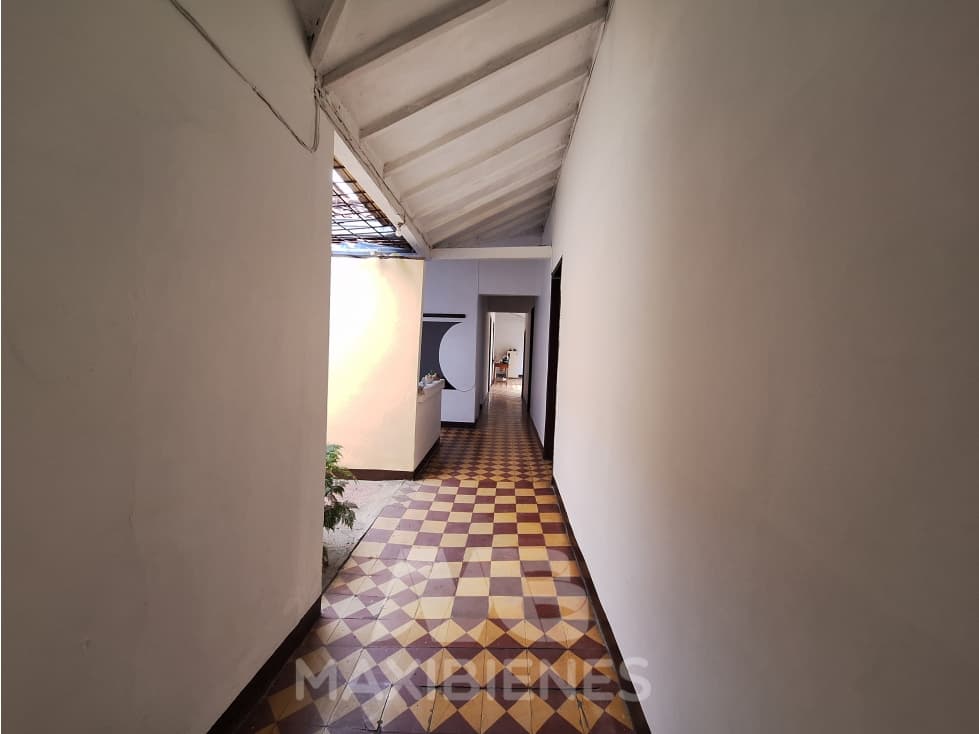 CASA EN ARRRIENDO UBICADA COPACABANA - 1