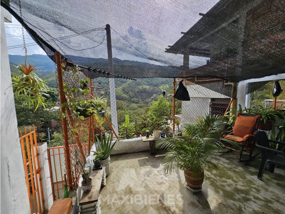 CASA EN ARRRIENDO UBICADA EN COPACABANA - 1