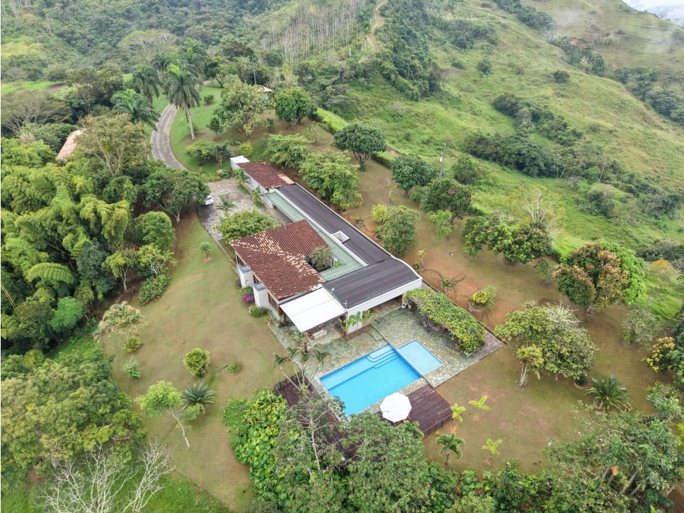 VENTA DE FINCA EN VENECIA SUROESTE DE ANTIOQUIA UNIDAD CERRADA - 1