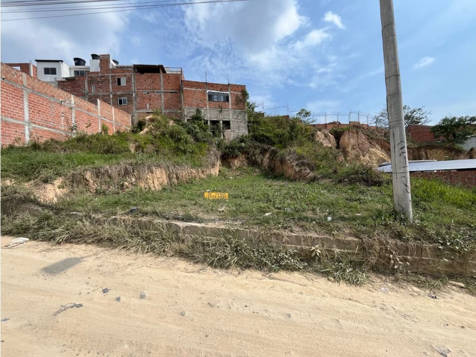 LOTE EN VENTA BARRIO CIUDAD JARDIN - 1