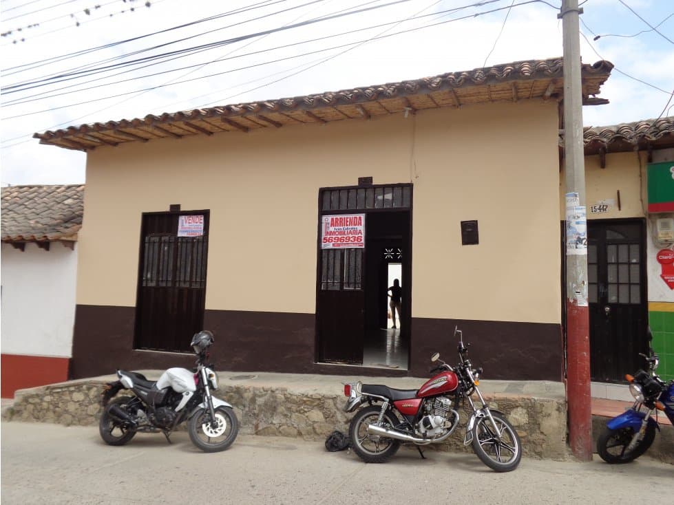 CASA EN VENTA SECTOR LA PIÑUELA - 1