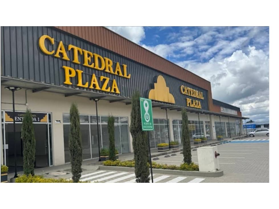 Arriendo Local comercial en Catedral Plaza Zipaquirá - 1
