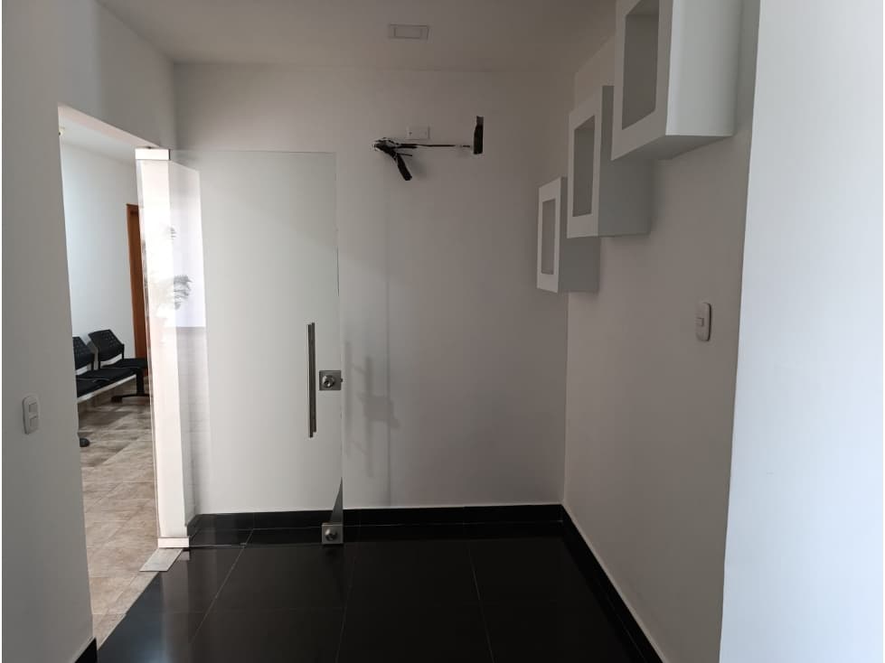 Oficina en Venta en Centro Comercial Zona Norte - 1