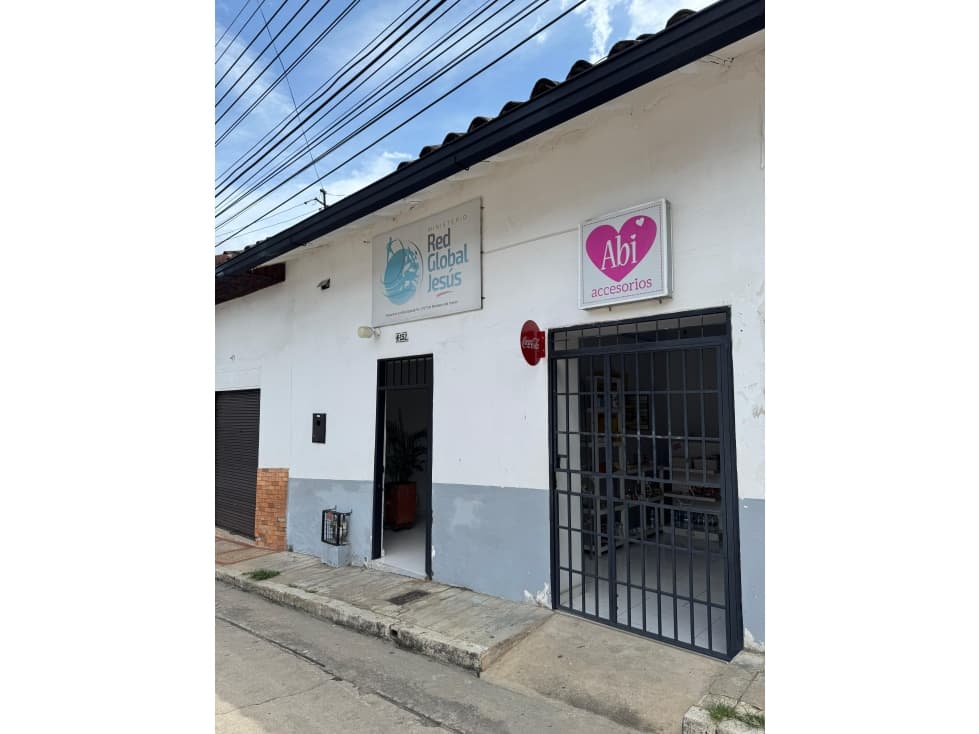 VENDO CASA EN EL BARRIO CHAPINERO DE SAN VICENTE DE CHUCURÍ - 1