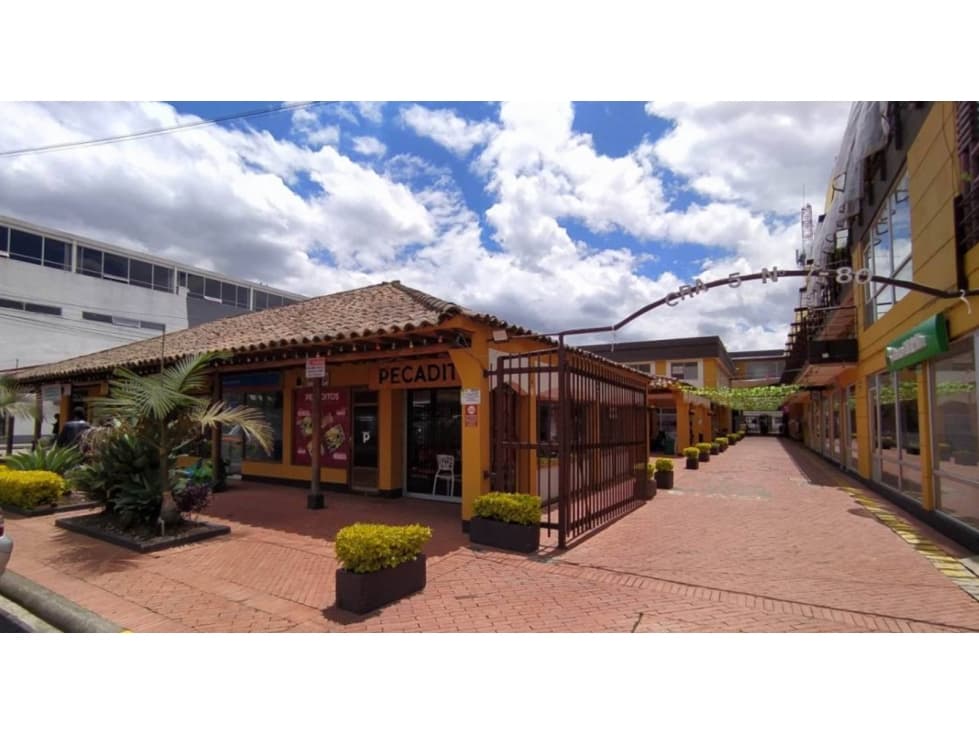 SE ARRIENDA OFICINA EN CC TERRACOTA - 1