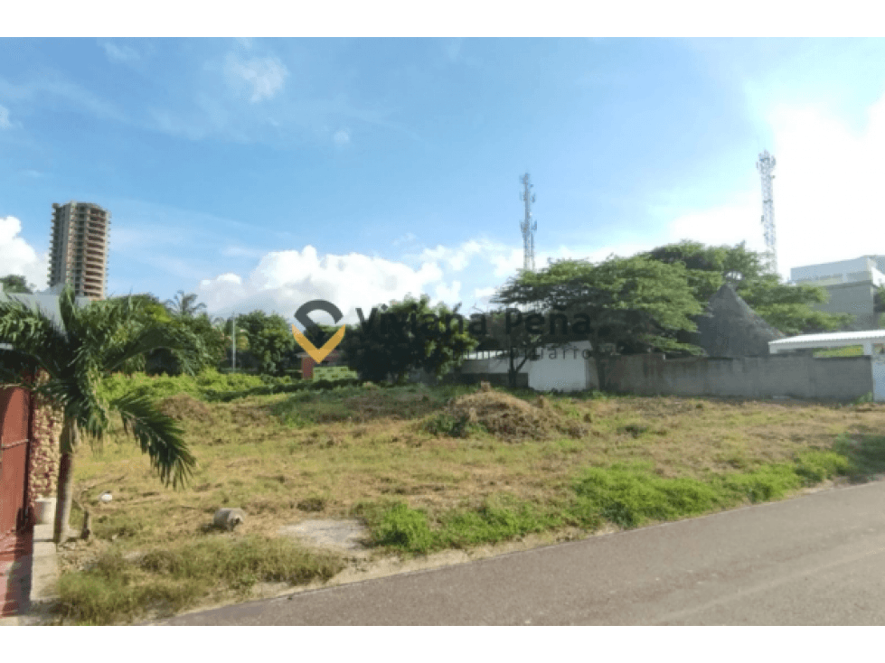 VENDO ESPECTACULAR LOTE en Altos de Pradomar - 1