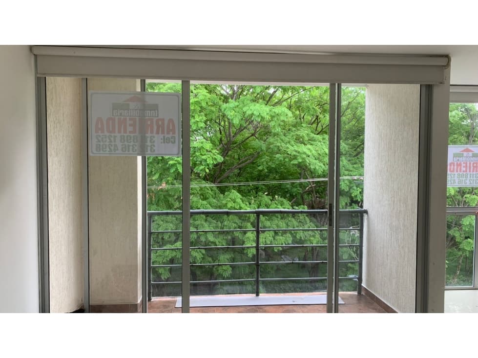 SE ARRIENDA APARTAMENTO EN LA CRA 33 N 23-33 - 1