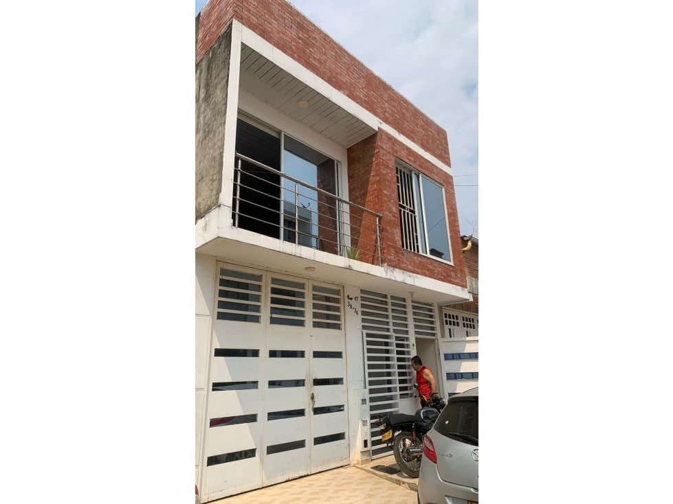 SE VENDE ESPECTACULAR CASA EN EL BARRIO XIRUMA 1 - 1