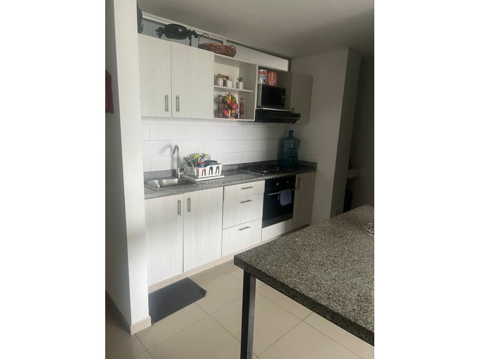 SE VENDE APARTAMENTO BALCONES DE FLOR AMARILLO - 1