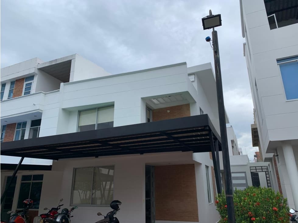 SE VENDE ESPECTACULAR CASA EN C/R VALLE DE GUARATAROS - 1