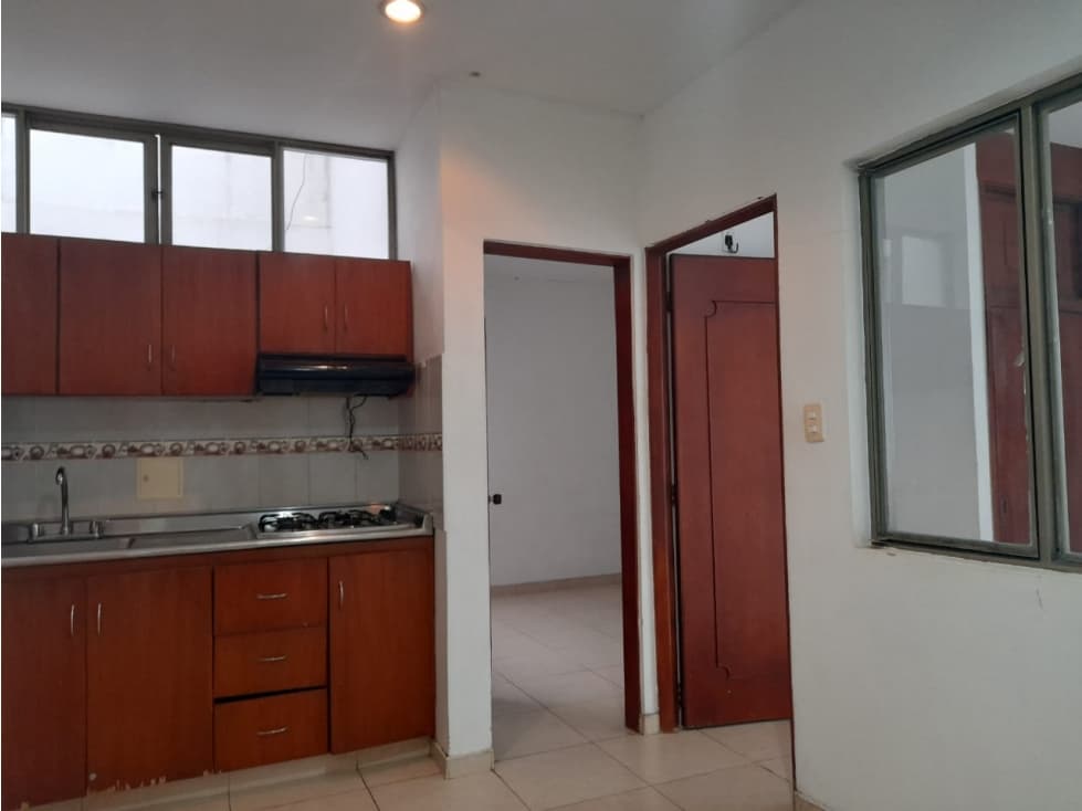 SE ARRIENDA APARTAMENTO CENTRAL EN TERCER PISO EN YOPAL - 1