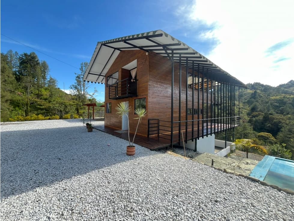 VENTA DE INCREIBLE CABAÑA UBICADA EN GUATAPÉ, CERCA DE LA PIEDRA - 1