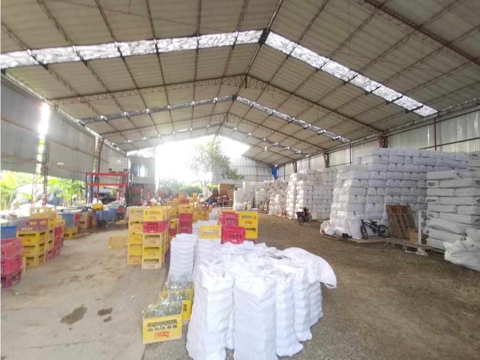 Se vende Bodega en Rozo - 1