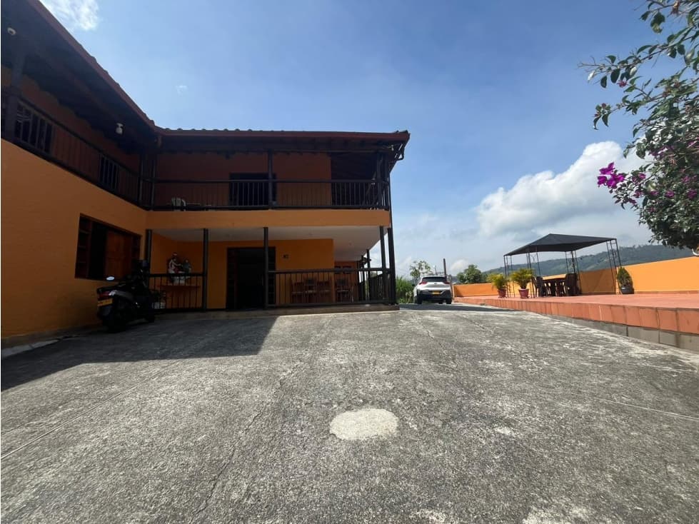 VENDO CASA TIPO CAMPESTRE EN CALDAS CERCA A LA VARIANTE - 1