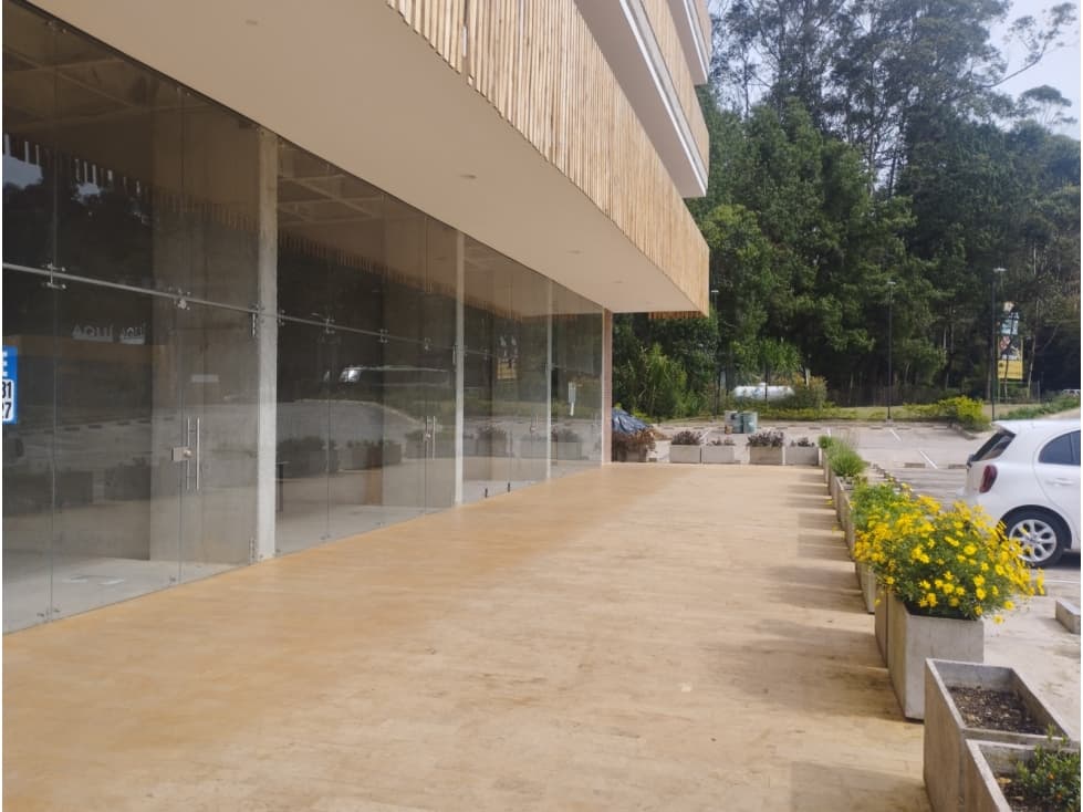 Venta de local comercial en El Retiro (obra gris) - 1