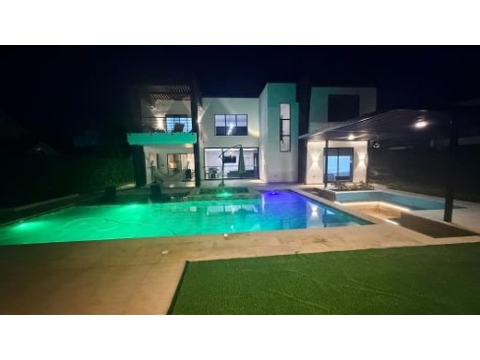 VENTA EXCELENTE CASA DE LUJO-CARMEN DE APICALA - 1