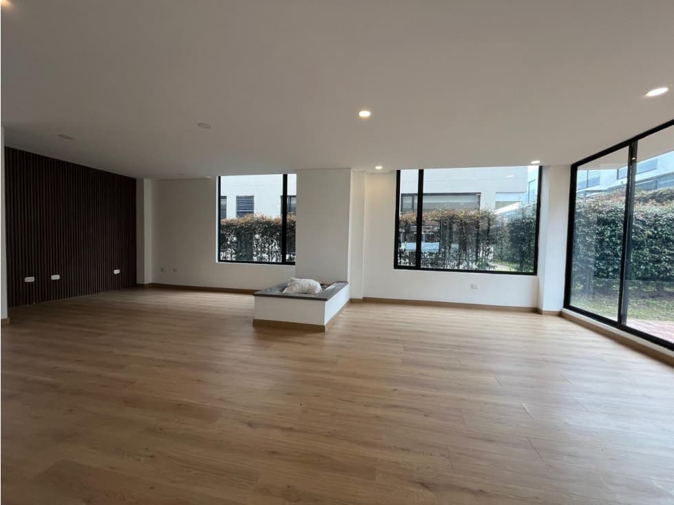 ARRIENDO ESPECTACULAR CASA EN CHIA - 1