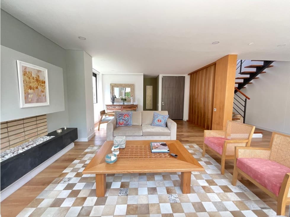 MODERNA CASA CAMPESTRE EN ARRIENDO ENTRELOMAS - 1