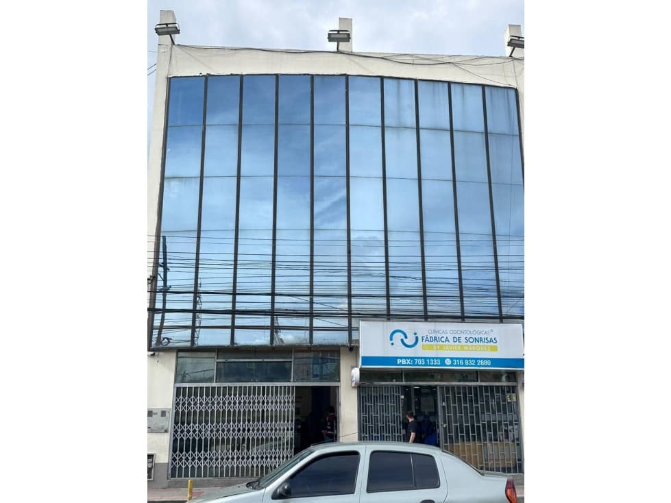 SE ARRIENDA EDIFICIO EN EL CENTRO DE MOSQUERA DE 4 PISOS - 1