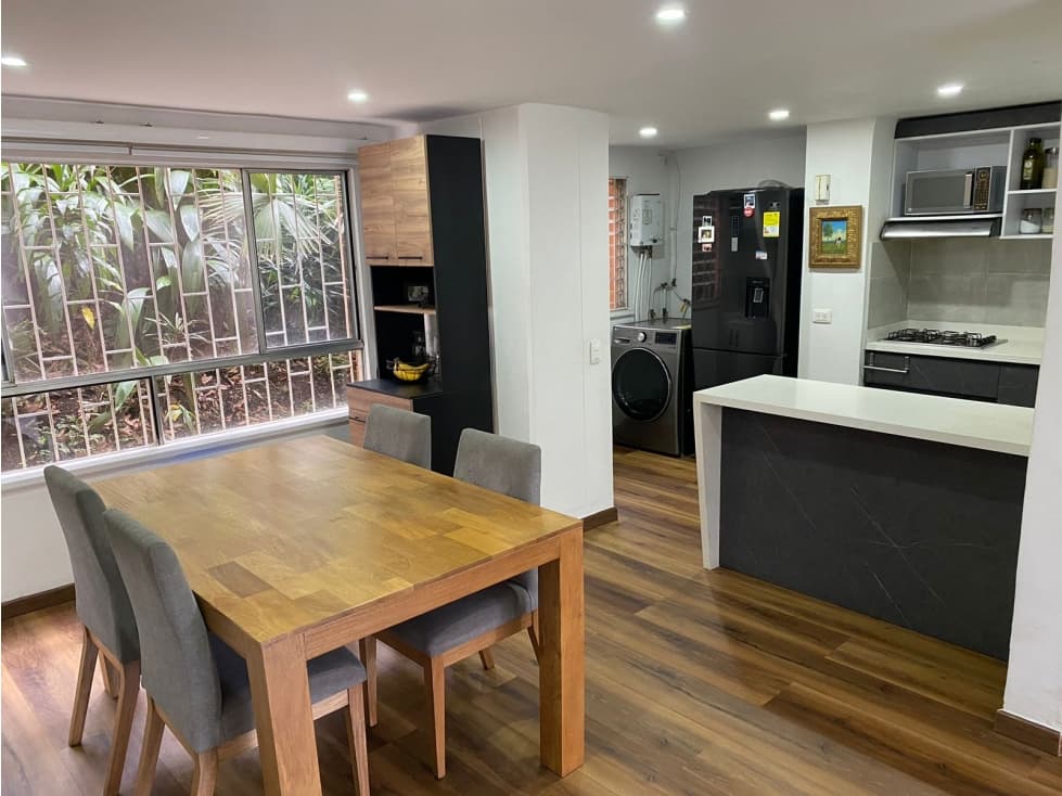 Venta apartamento primer piso sin ascensor. El Poblado, La Inferior. - 1