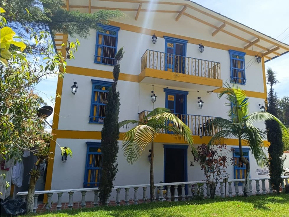 Hotel Colonial en Venta en Guatapé en la Vereda - 1
