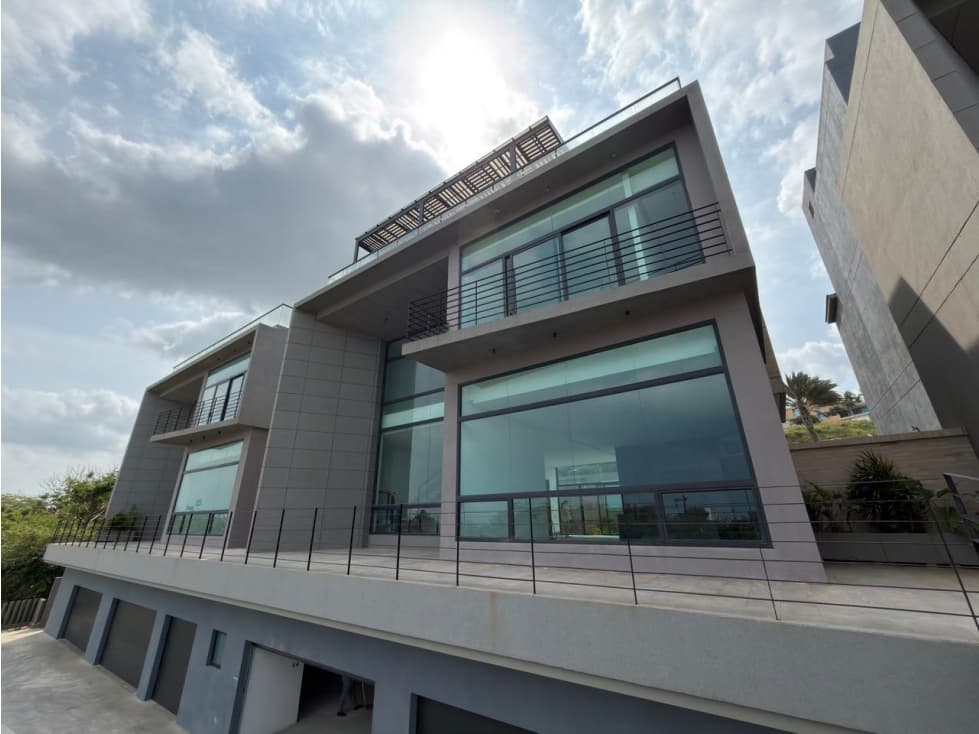 VENTA DE CASA EN ALTOS DE PRADOMAR - 1