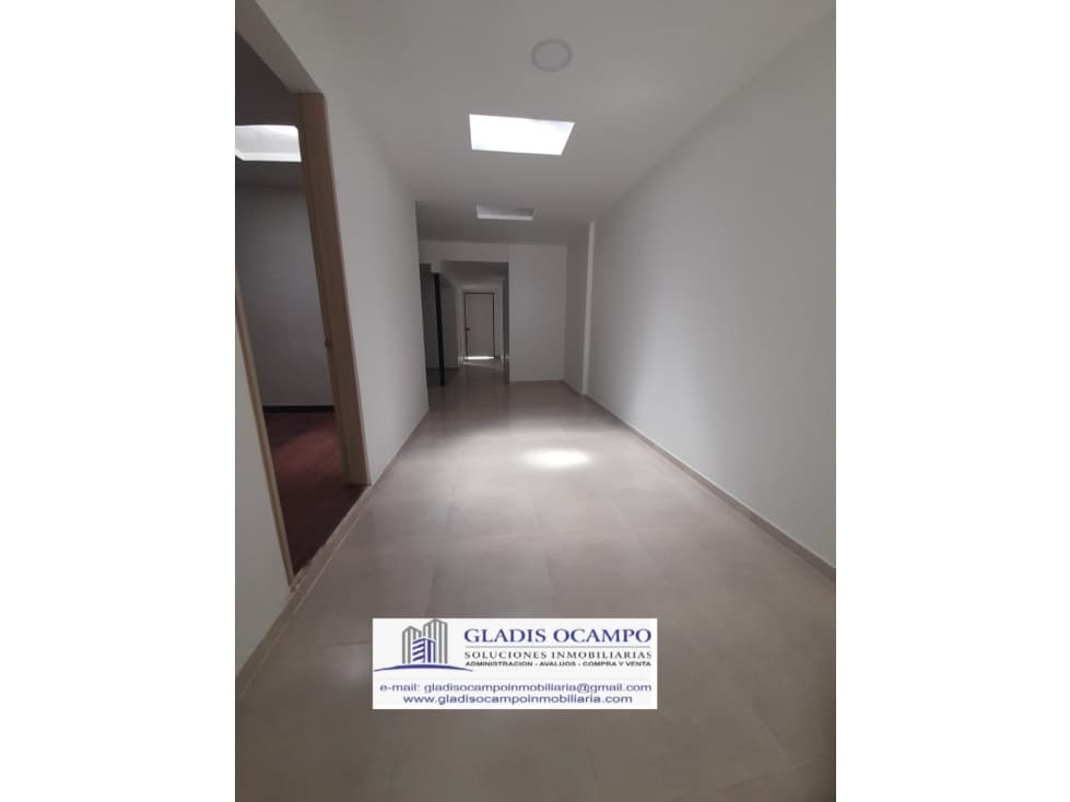 CASA PARA LA VENTA - EXCELENTE UBICACIÓN - 1