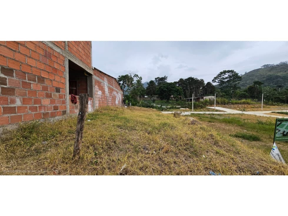 VENDO LOTE ECONOMICO EN CHINACOTA - 1