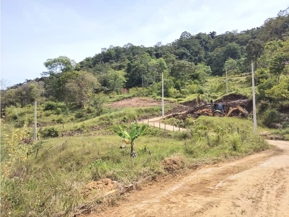 VENDO O PERMUTO LOTE EN CHINACOTA - 1