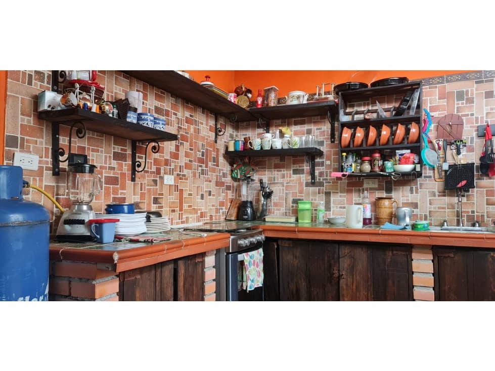 VENDO CASA ECONOMICA EN CHINACOTA - 1