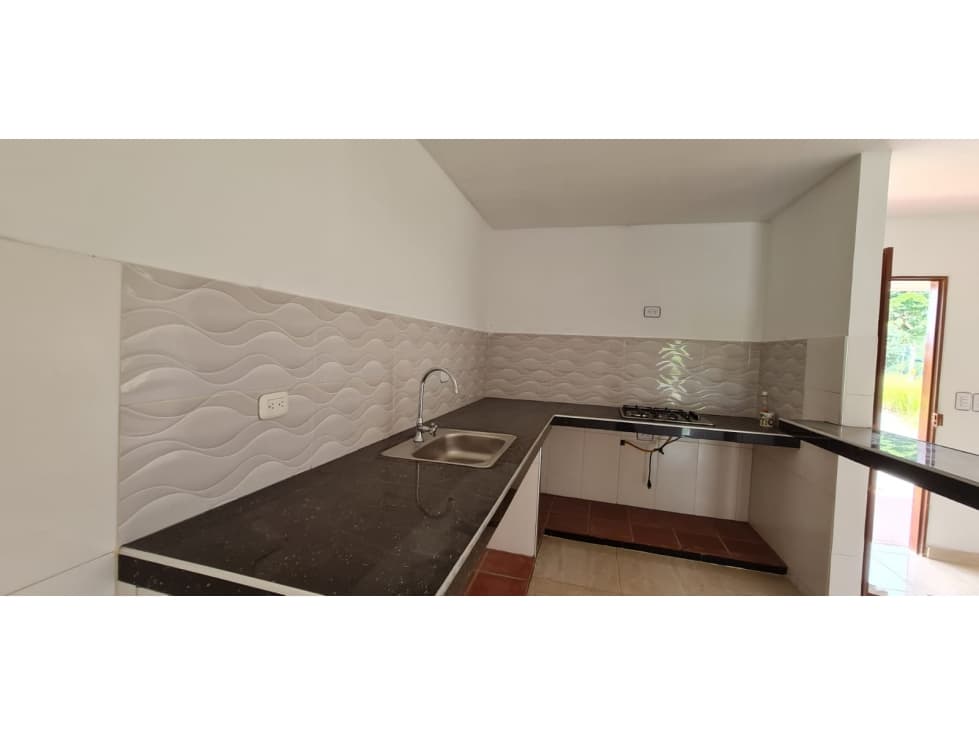 VENDO DE OPORTUNIDAD CABAÑA PARA ESTRENAR EN CHINACOTA - 1