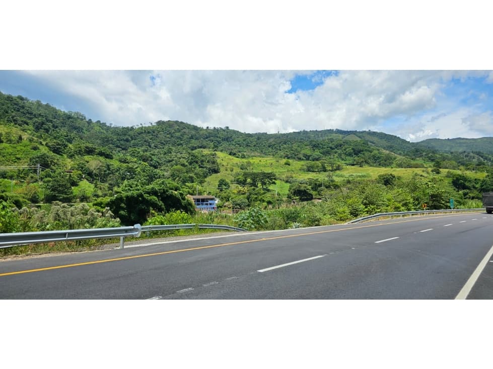 VENDO O PERMUTO FINCA EN CHINACOTA CON AGUAS TERMALES - 1