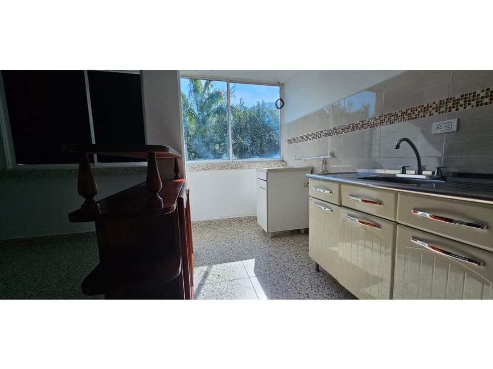 ARRIENDO APARTAESTUDIO FENTE AL PARQUE PRINCIPAL DE CHINACOTA - 1