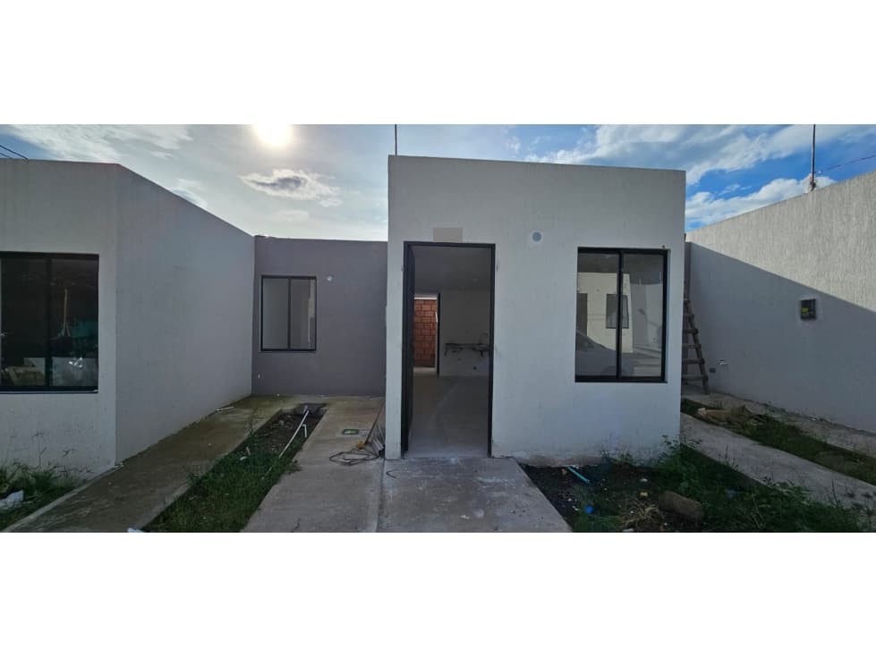 VENDO CASA DE INTERES SOCIAL PARA ESTRENAR EN CHINACOTA - 1
