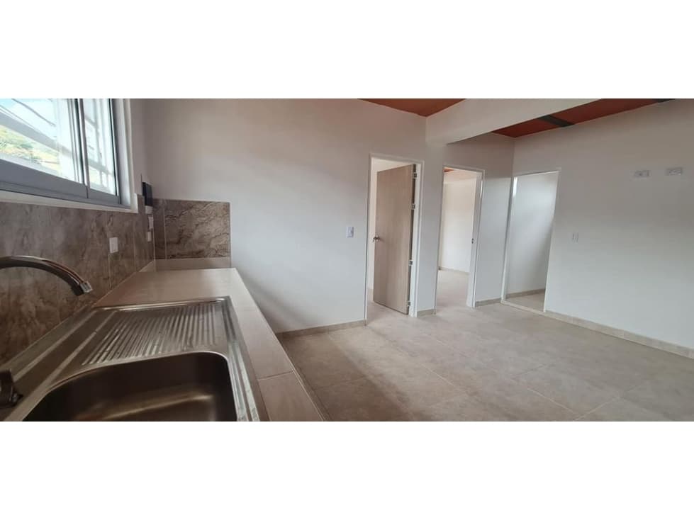 ARRIENDO APARTAMENTO EN CHINACOTA - 1