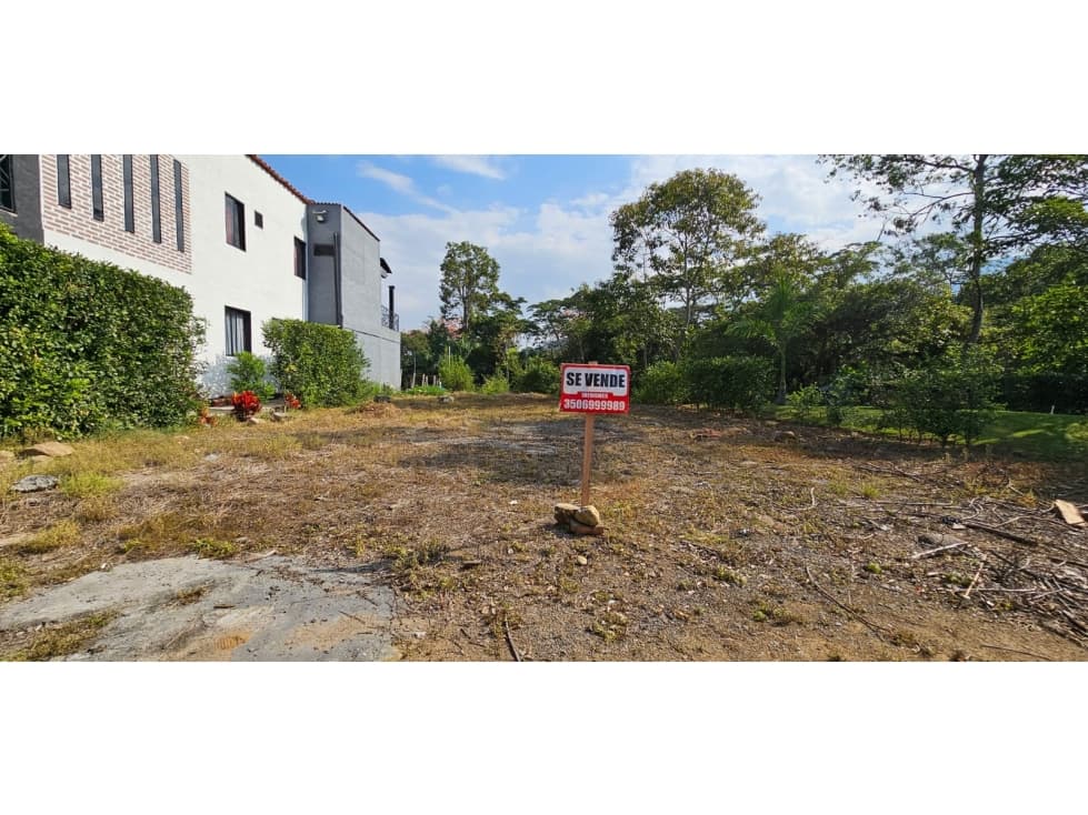 VENDO LOTE EN EL CONJUNTO BERAKHAH DE CHINACOTA - 1