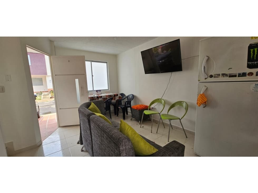 ARRIENDO CASA AMOBLADA EN CONJUNTO CERRADO DE CHINACOTA - 1