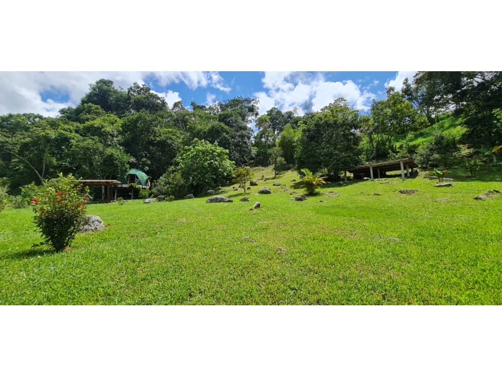 VENDO EXCELENTE LOTE EN CHINACOTA - 1