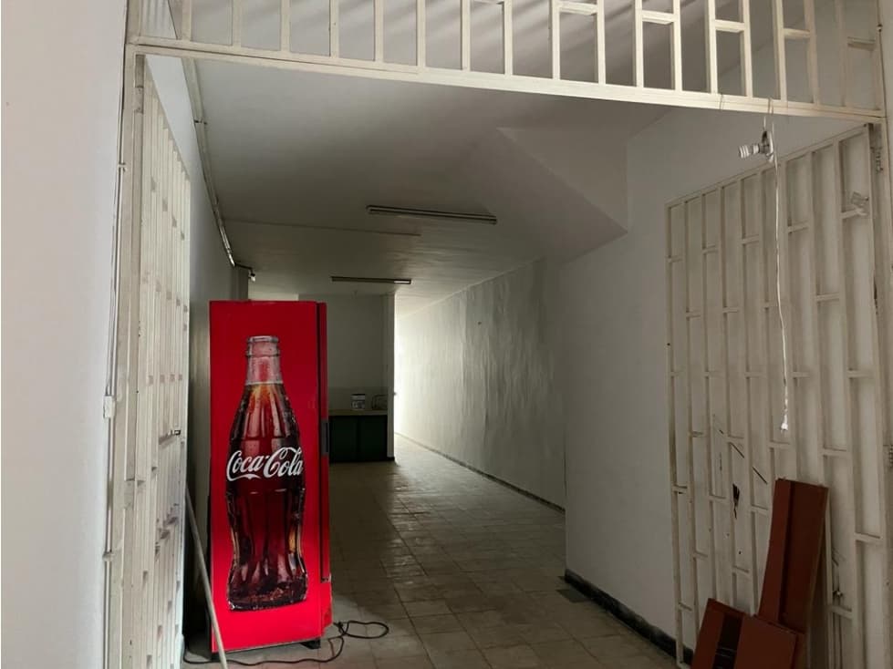 VENTA DE LOCAL EN SECTOR COMERCIAL LA ALAMEDA - 1