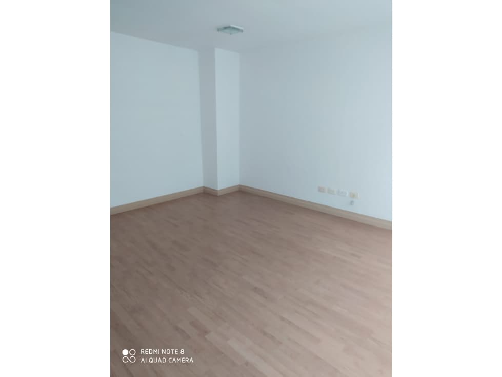 se vende oficina en el centro - 1