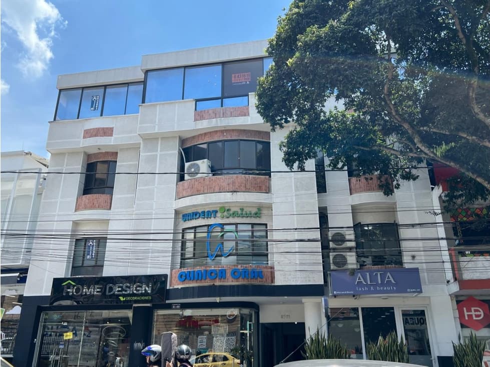 EXCELENTE UBICACION - 1