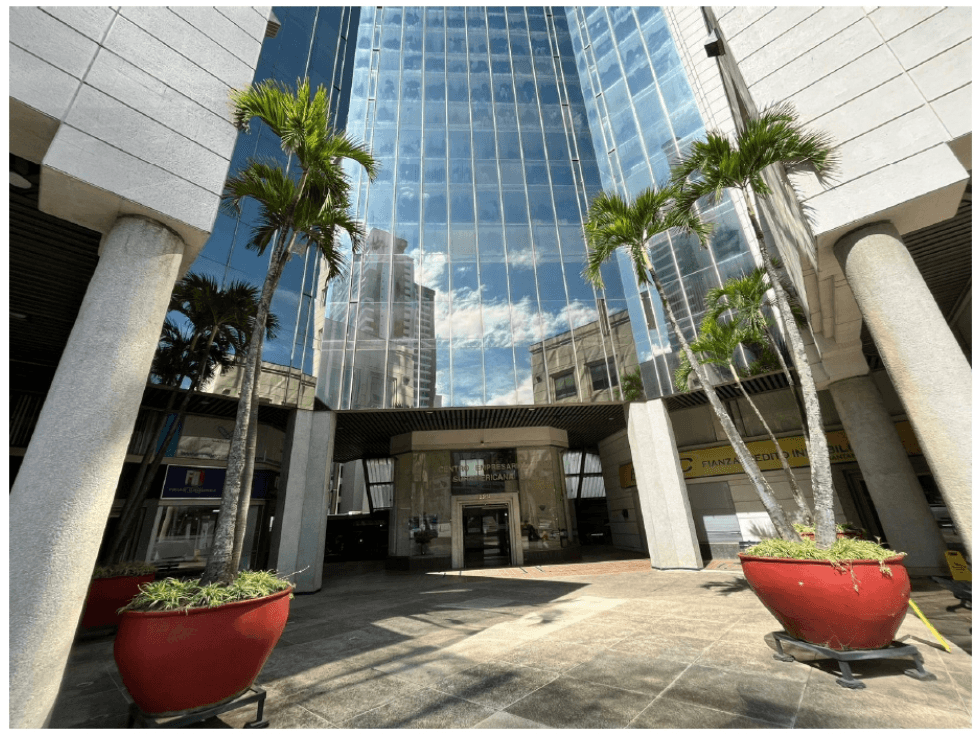 SE ARRIENDA OFICINA CENTRO EMPRESARIAL SURAMERICANA - 1