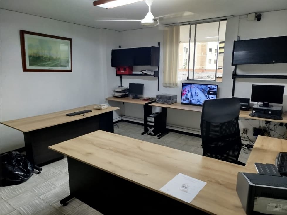 Alquilo Bodega- Oficina sector especializado en Belleza San Pedro - 1